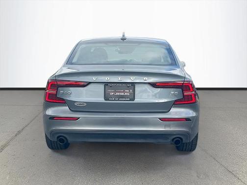 2020 Volvo S60 T5 Momentum