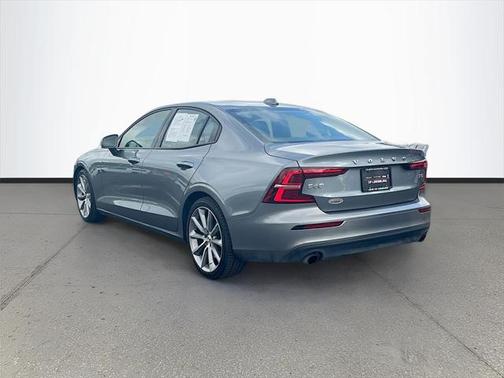 2020 Volvo S60 T5 Momentum