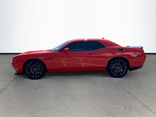Go Mango 2023 Dodge Challenger R/T Scat Pack