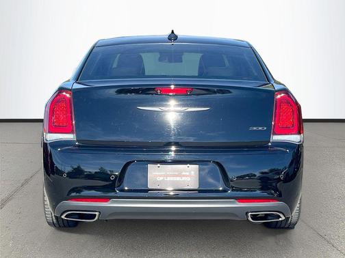 2022 Chrysler 300 Touring