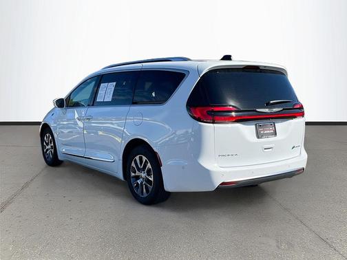 2024 Chrysler Pacifica L