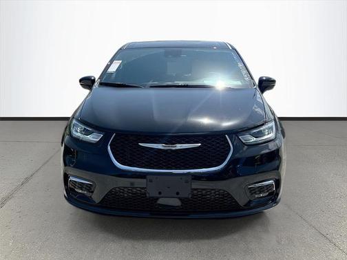 2025 Chrysler Pacifica Hybrid Select
