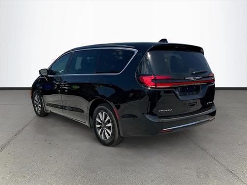 2025 Chrysler Pacifica Hybrid Select