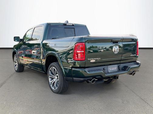 Serrano Green Metallic 2026 RAM 1500 ST