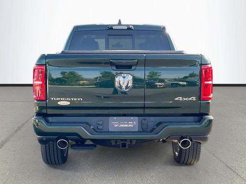 Serrano Green Metallic 2026 RAM 1500 ST