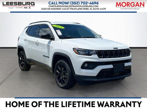 Bright White Clearcoat 2025 Jeep Compass Latitude