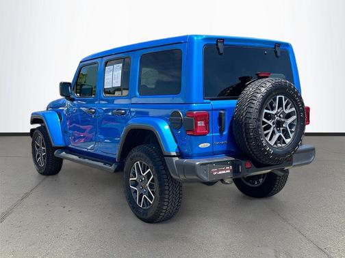 Hydro Blue Pearlcoat 2025 Jeep Wrangler 4-Door Sahara 4x4