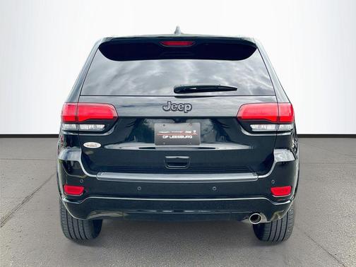 Diamond Black Crystal Pearlcoat 2021 Jeep Grand Cherokee Laredo