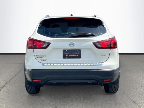 Pearl White 2019 Nissan Rogue Sport SV