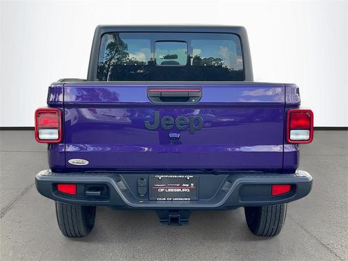 2026 Jeep Gladiator Sport