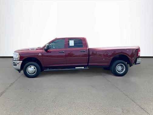 2024 RAM 3500 Tradesman Crew Cab 4x4 8' Box