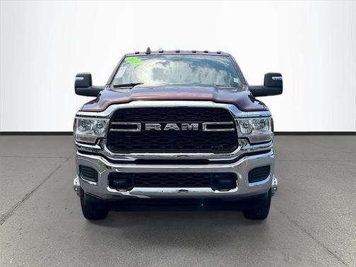 2024 RAM 3500 Tradesman Crew Cab 4x4 8' Box