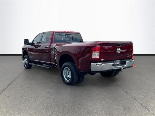 2024 RAM 3500 Tradesman Crew Cab 4x4 8' Box