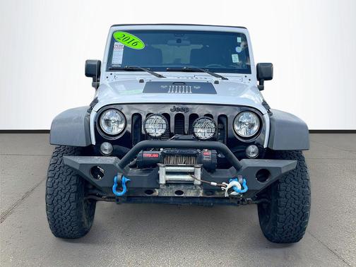 Bright White Clearcoat 2016 Jeep Wrangler Willys Wheeler