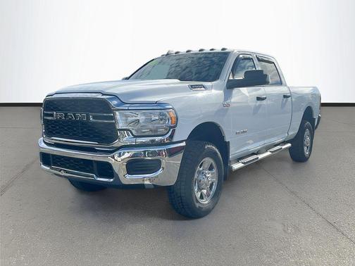 2022 RAM 2500 Tradesman Crew Cab 4x4 6'4' Box
