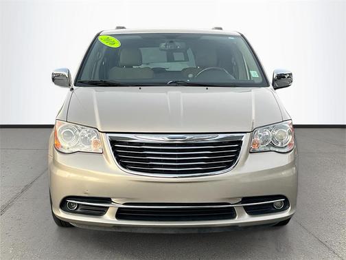 2016 Chrysler Town & Country Limited Platinum