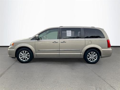 2016 Chrysler Town & Country Limited Platinum