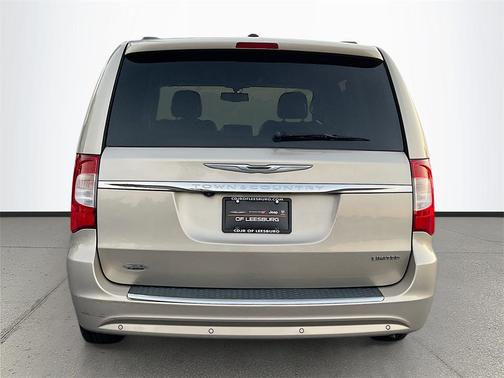 2016 Chrysler Town & Country Limited Platinum