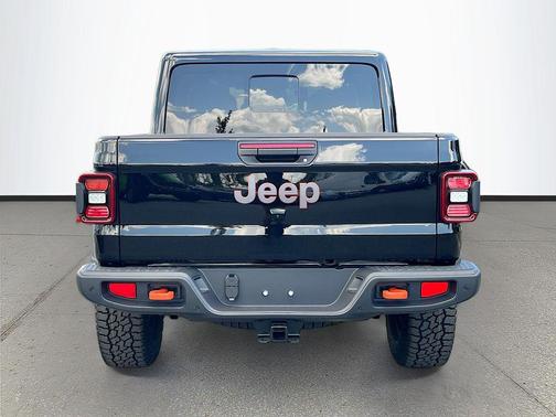 Black Clearcoat 2026 Jeep Gladiator Mojave 4x4