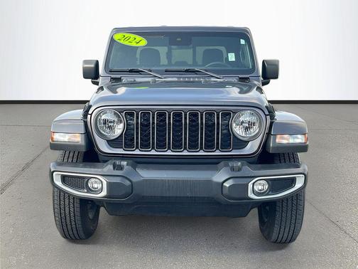 Granite Crystal Metallic Clearcoat 2024 Jeep Gladiator Sport S