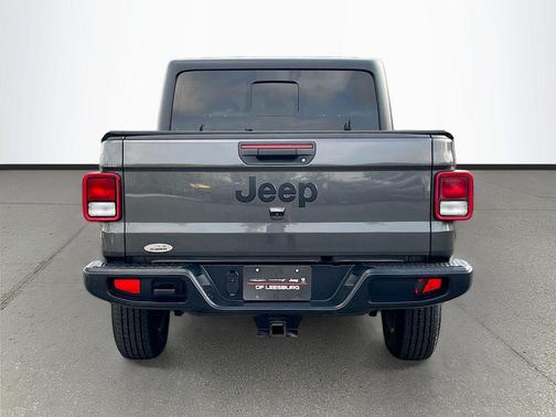 Granite Crystal Metallic Clearcoat 2024 Jeep Gladiator Sport S
