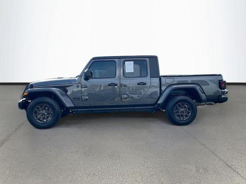 Granite Crystal Metallic Clearcoat 2024 Jeep Gladiator Sport S