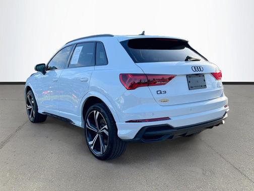 Arkona White 2024 Audi Q3 45 S line Premium Plus