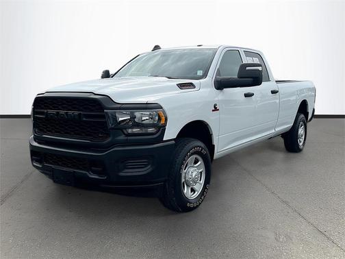 2023 RAM 2500 Tradesman Crew Cab 4x4 8' Box