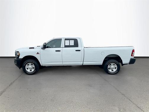 2023 RAM 2500 Tradesman Crew Cab 4x4 8' Box
