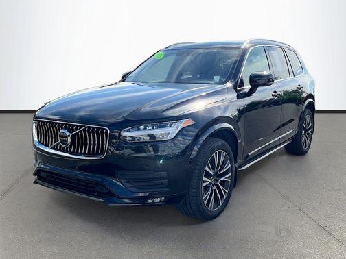 2022 Volvo XC90 T5 Momentum