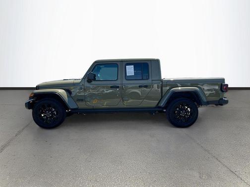 41 2025 Jeep Gladiator Nighthawk