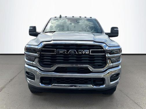 2026 RAM 2500 Tradesman Crew Cab 4x4 6'4' Box