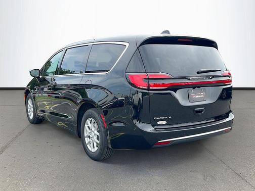 Diamond 2027 Chrysler Pacifica L
