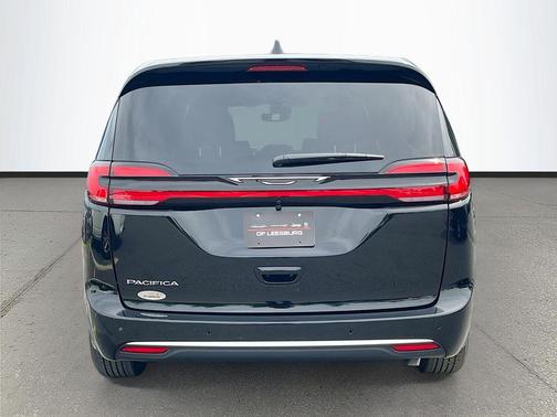 Diamond 2027 Chrysler Pacifica L