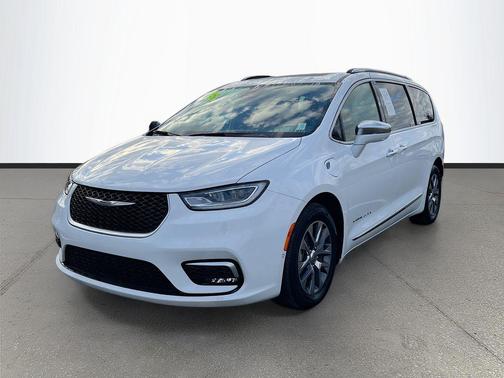 2024 Chrysler Pacifica L