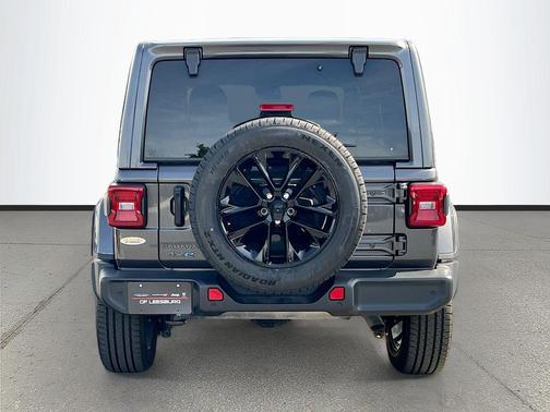 Granite Crystal Metallic Clearcoat 2025 Jeep Wrangler 4xe Sahara