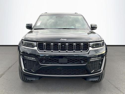 Diamond Black Crystal Pearlcoat 2026 Jeep Grand Cherokee L Limited