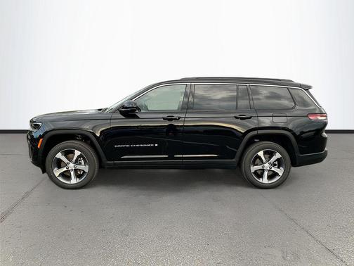 Diamond Black Crystal Pearlcoat 2026 Jeep Grand Cherokee L Limited