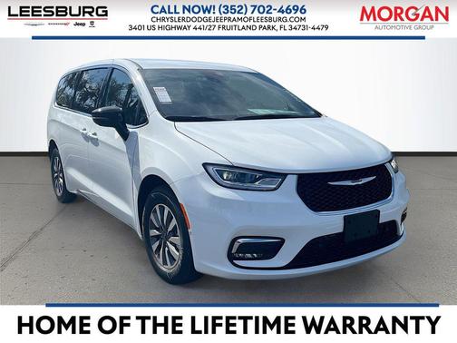 2025 Chrysler Pacifica Hybrid Select