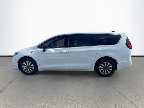 2025 Chrysler Pacifica Hybrid Select