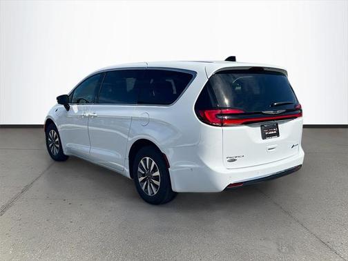 2025 Chrysler Pacifica Hybrid Select