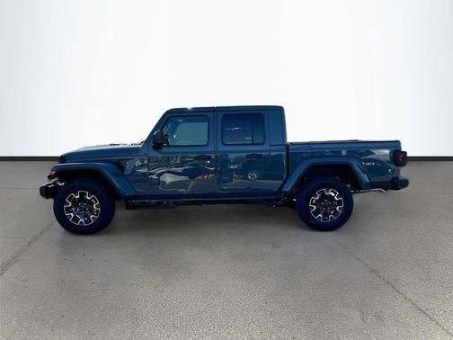 Anvil Clearcoat 2026 Jeep Gladiator Sahara 4x4