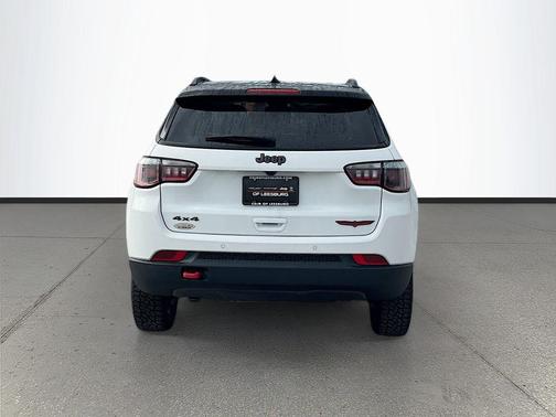 Bright White Clearcoat 2025 Jeep Compass Trailhawk