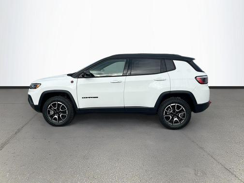 Bright White Clearcoat 2025 Jeep Compass Trailhawk