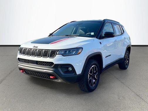 Bright White Clearcoat 2025 Jeep Compass Trailhawk