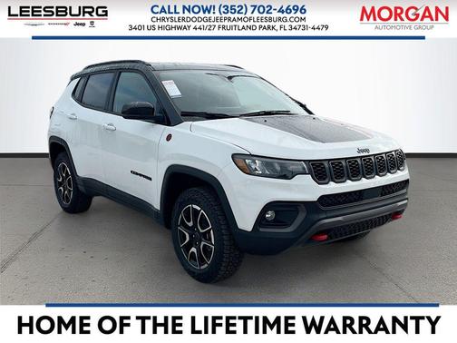Bright White Clearcoat 2025 Jeep Compass Trailhawk