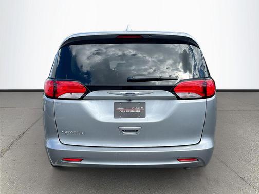 2020 Chrysler Voyager LX