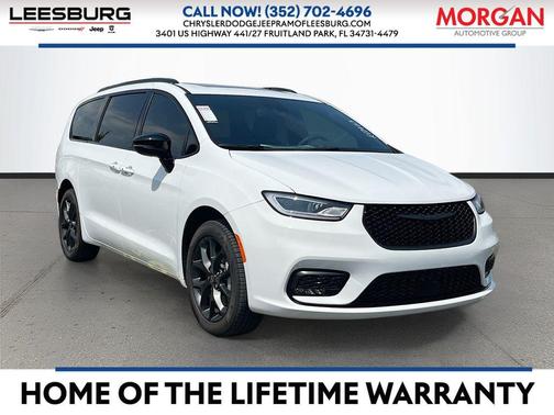 Bright White Clearcoat 2026 Chrysler Pacifica Limited