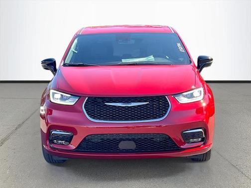 2025 Chrysler Pacifica L