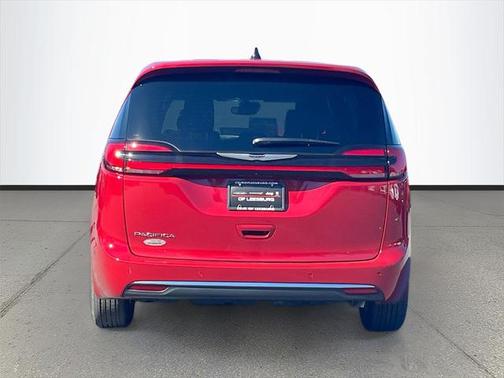 2025 Chrysler Pacifica L